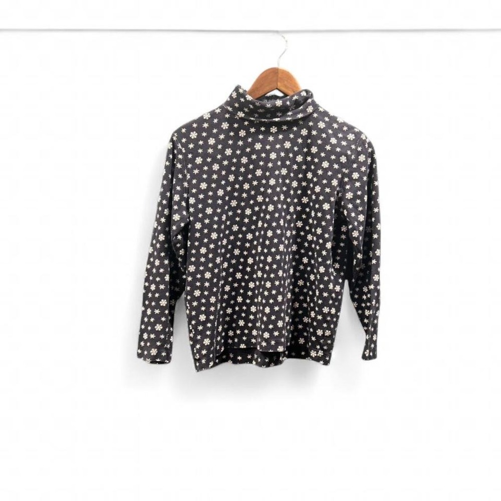 Women's vintage turtleneck with snowflake design by St John's Bay Medium petite‎